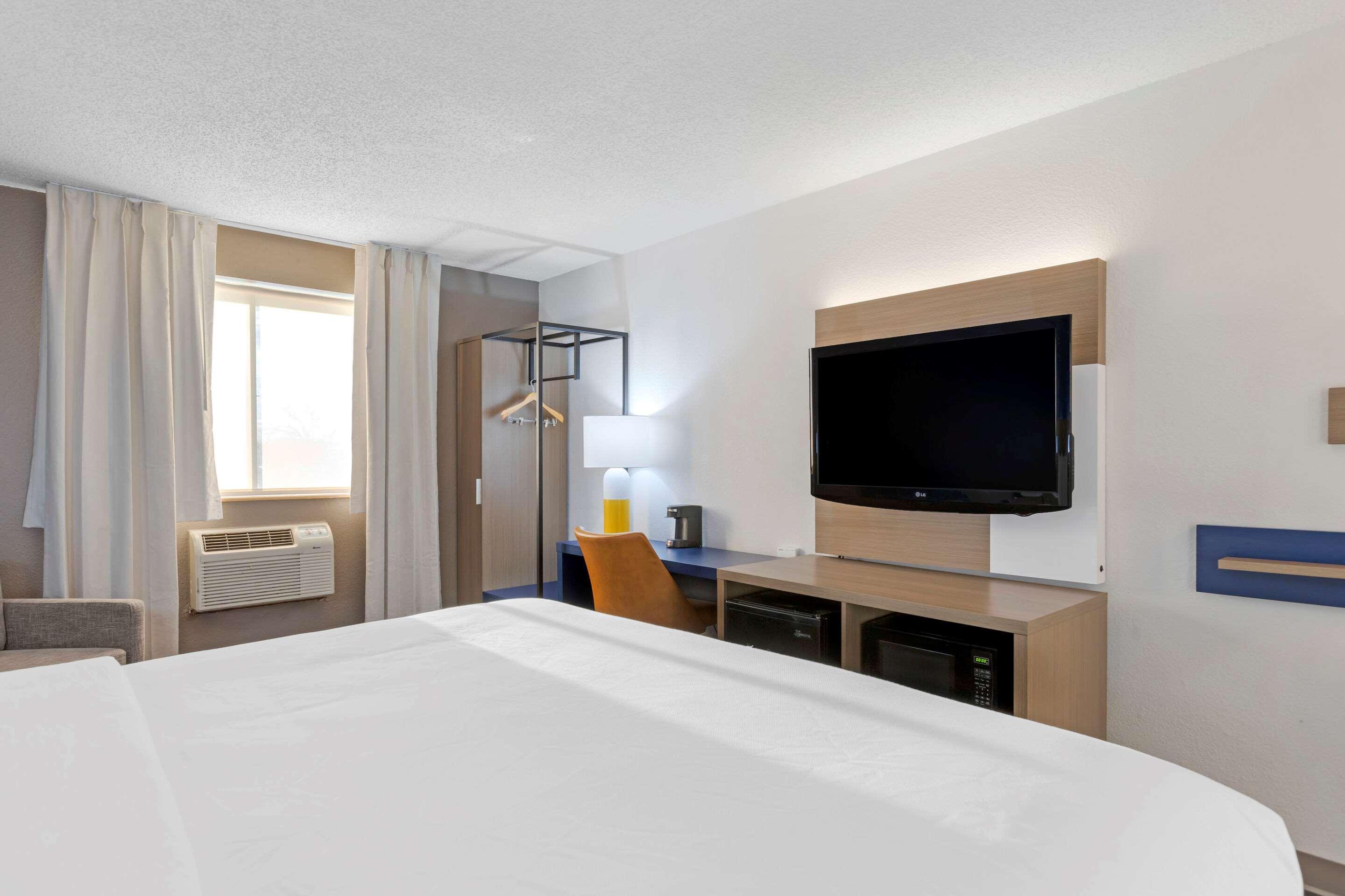 Comfort Inn Detroit - Troy Clawson Exterior foto